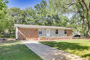 Tallahassee Home w/ Yard < 2 Mi to FSU Campus