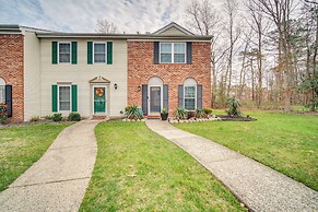 Galloway Townhome w/ Private Deck: Near Casinos!