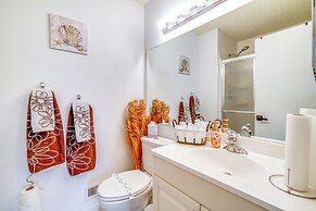 Galloway Townhome w/ Private Deck: Near Casinos!