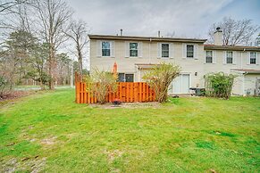 Galloway Townhome w/ Private Deck: Near Casinos!