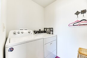 Pet-friendly Home: 29 Mi to Olympic National Park!