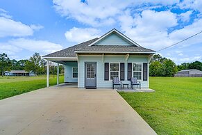 Cozy Crowley Home: Modern Interior, Covered Porch!