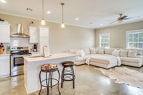 Cozy Crowley Home: Modern Interior, Covered Porch!