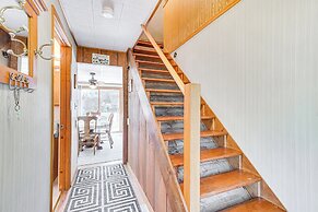 Waterfront Wolcott Vacation Rental w/ Deck & Views