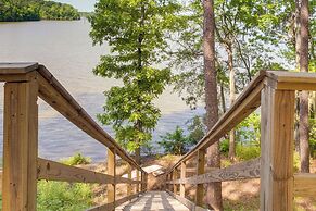 Cozy Hemphill Cabin w/ Lake Views & Deck!