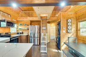 Cozy Hemphill Cabin w/ Lake Views & Deck!