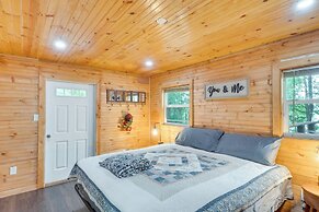 Cozy Hemphill Cabin w/ Lake Views & Deck!