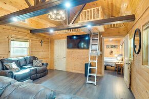 Cozy Hemphill Cabin w/ Lake Views & Deck!