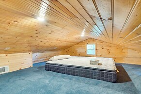 Cozy Hemphill Cabin w/ Lake Views & Deck!