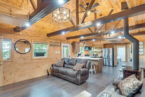 Cozy Hemphill Cabin w/ Lake Views & Deck!