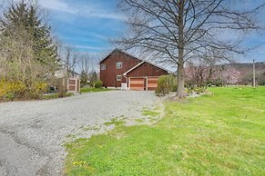 10 Mi to Dia Beacon: Dog-friendly Fishkill Home!