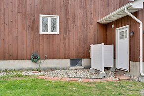 10 Mi to Dia Beacon: Dog-friendly Fishkill Home!