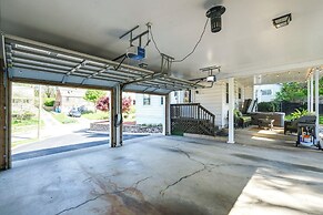 Colorful Roanoke Vacation Rental w/ Hot Tub!