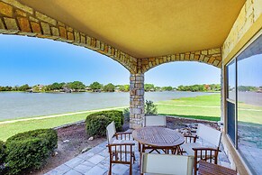 Lakefront Corsicana Condo w/ Pool Access!