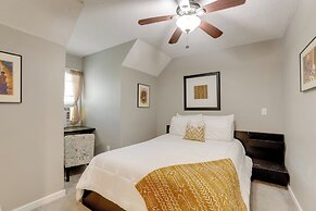 Hot Tub & Hiking Trails: Luxe Georgia Farm Retreat