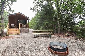 Cabin 10~ Cozy Toronto Lake Cabin ~ Walk To The Water 1 Bedroom Cabin 