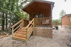 Cabin 9 ~ Toronto Lake: Fishing, Swimming & More! 1 Bedroom Cabin by R