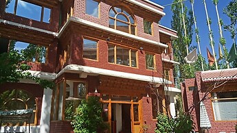 Hotel Leh Residency