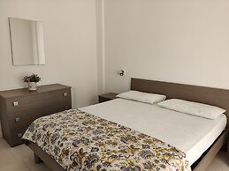 Modern Flat With Swimming Pool by the Beach