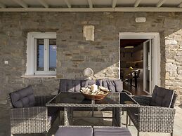 Myrsini Traditional Hillside Cottage