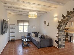 Myrsini Traditional Hillside Cottage