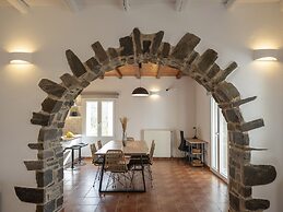 Myrsini Traditional Hillside Cottage