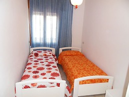 Bright Flat in a Colourful Building - Beahost