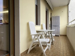 Modern Flat Close to the Center - Beahost