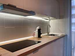 Modern Flat Close to the Center - Beahost