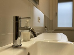 Modern Flat Close to the Center - Beahost