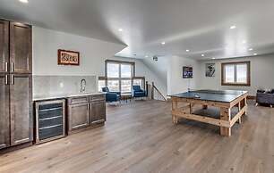 Brand New 7 bdrm Luxury Cottage with Private Beach Access, BBQ,7.5 bat