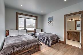 Brand New 7 bdrm Luxury Cottage with Private Beach Access, BBQ,7.5 bat