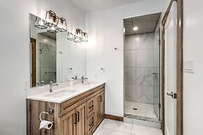 Brand New 7 bdrm Luxury Cottage with Private Beach Access, BBQ,7.5 bat