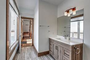 Brand New 7 bdrm Luxury Cottage with Private Beach Access, BBQ,7.5 bat