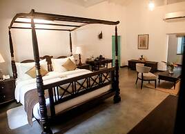 Kathaluwa Grand Manor