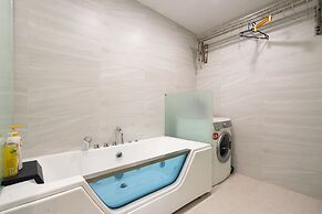 Spacious 2BR Lancaster