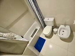 Stylish Apartment with Pool Acces