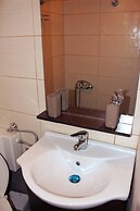 Amazing Studio Next To Center Only 10 Minutes Walk