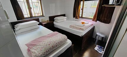 FOUR SEASONS HOSTEL
