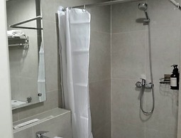 The Cozy Rooms at The Ayoma Residence