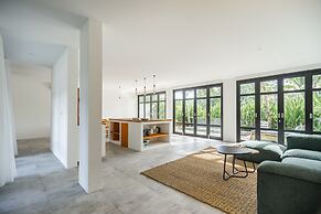 Umalas Living Managed By CPM Bali