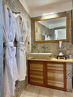 Golden Moments Luxury Stone Villas.