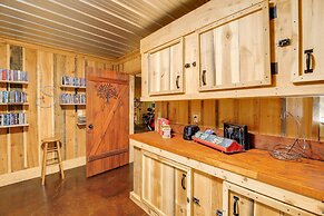 Cozy Hiltons Apartment w/ Fireplace & River Access