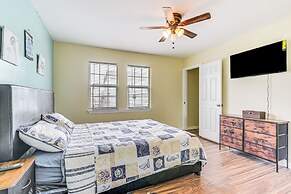 1 Mi to Historic Pleasure Pier: Galveston Home