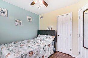 1 Mi to Historic Pleasure Pier: Galveston Home