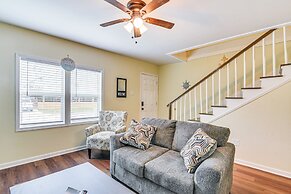 1 Mi to Historic Pleasure Pier: Galveston Home