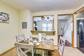 1 Mi to Historic Pleasure Pier: Galveston Home