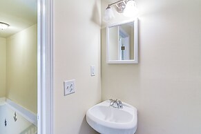 1 Mi to Historic Pleasure Pier: Galveston Home