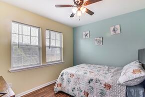 1 Mi to Historic Pleasure Pier: Galveston Home