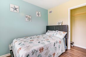 1 Mi to Historic Pleasure Pier: Galveston Home